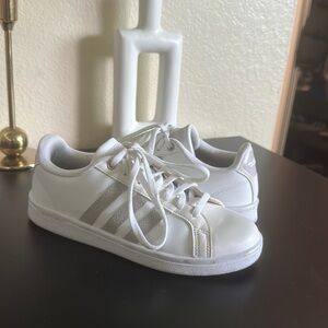 White adidas for women